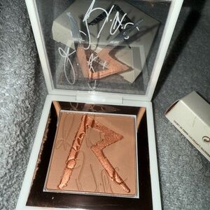 MAC Cosmetics Riri Hearts MAC Love Rihanna Bronzer Terra